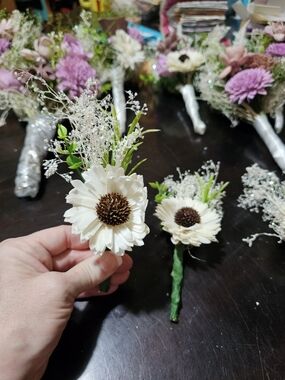 White Sola Wood Daisy Boutonniere with Green Accents (7)